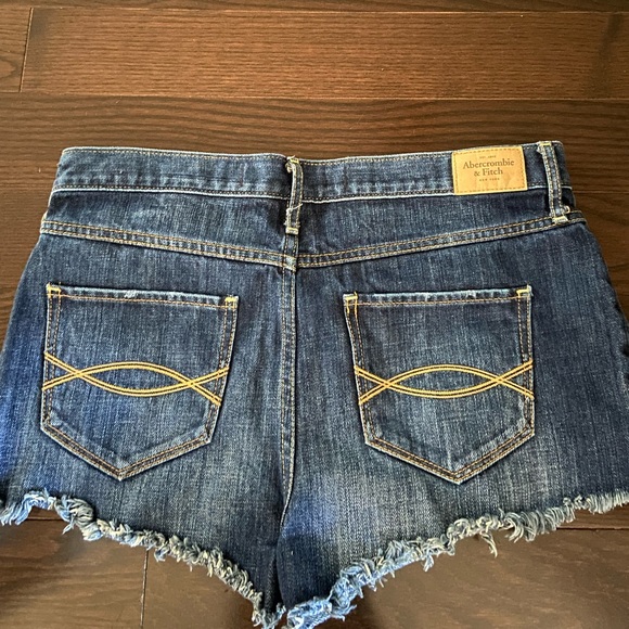 abercrombie and fitch dark blue denim shorts - Picture 3 of 4